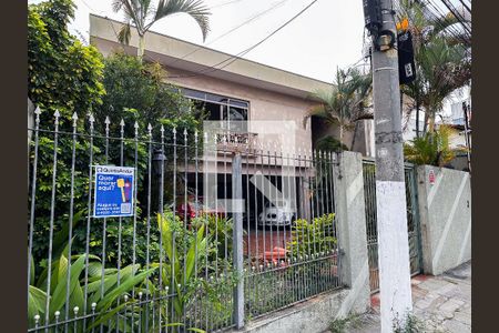 Casa para alugar com 762m², 5 quartos e 8 vagas Casa para alugar com 762m², 5 quartos e 8 vagasFachada