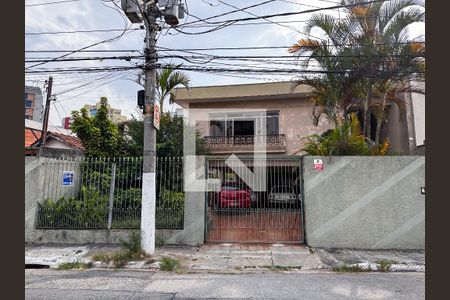 Casa para alugar com 762m², 5 quartos e 8 vagas Casa para alugar com 762m², 5 quartos e 8 vagasFachada e Garagem