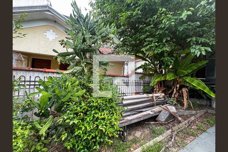 Casa para alugar com 762m², 5 quartos e 8 vagas Casa para alugar com 762m², 5 quartos e 8 vagasQuintal