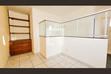 Sala de apartamento para alugar com 3 quartos, 74m² em Santa Amelia, Belo Horizonte