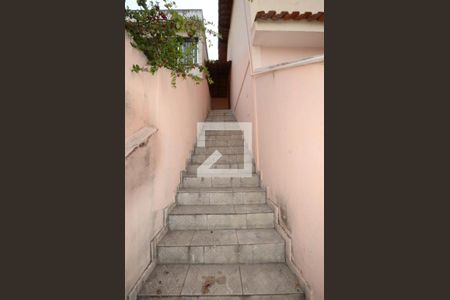 Apartamento para alugar com 200m², 2 quartos e sem vagaEscada