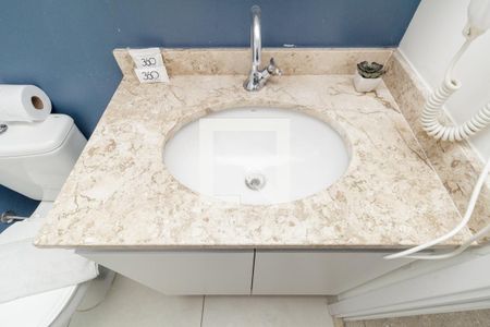 Banheiro de kitnet/studio à venda com 1 quarto, 33m² em Centro Histórico de São Paulo, São Paulo