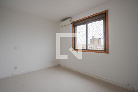 Suíte de apartamento para alugar com 3 quartos, 86m² em Passo da Areia, Porto Alegre