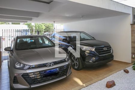 Casa à venda com 219m², 4 quartos e 2 vagas Casa à venda com 219m², 4 quartos e 2 vagasGaragem