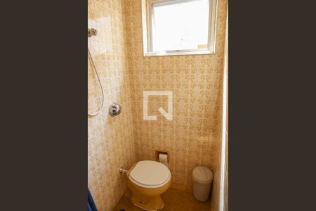 Casa à venda com 219m², 4 quartos e 2 vagas Casa à venda com 219m², 4 quartos e 2 vagasBanheiro de serviço