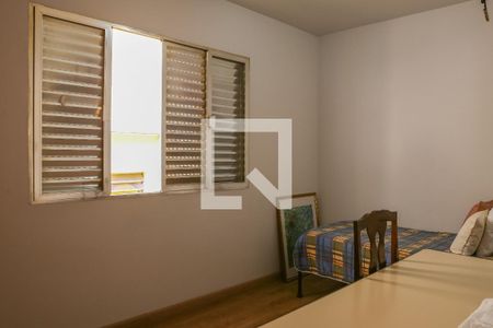 Casa à venda com 219m², 4 quartos e 2 vagas Casa à venda com 219m², 4 quartos e 2 vagasQuarto 4