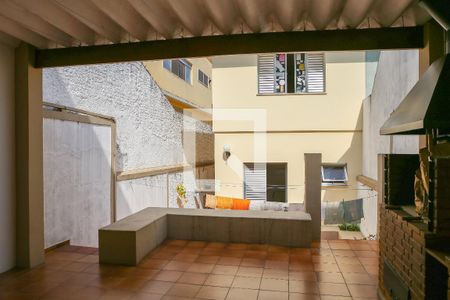 Casa à venda com 219m², 4 quartos e 2 vagas Casa à venda com 219m², 4 quartos e 2 vagasChurrasqueira