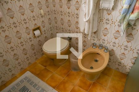 Casa à venda com 219m², 4 quartos e 2 vagas Casa à venda com 219m², 4 quartos e 2 vagasBanheiro da Suíte 2