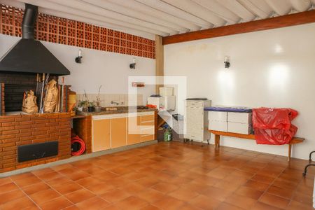 Casa à venda com 219m², 4 quartos e 2 vagas Casa à venda com 219m², 4 quartos e 2 vagasChurrasqueira