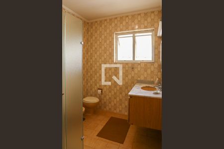 Casa à venda com 219m², 4 quartos e 2 vagas Casa à venda com 219m², 4 quartos e 2 vagasBanheiro Social