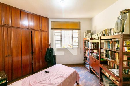 Casa à venda com 340m², 7 quartos e 3 vagas Casa à venda com 340m², 7 quartos e 3 vagasQuarto 2