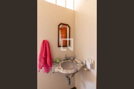 Banheiro de casa à venda com 6 quartos, 340m² em Nova Suíça, Belo Horizonte