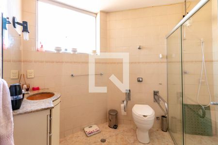 Banheiro de casa à venda com 6 quartos, 340m² em Nova Suíça, Belo Horizonte