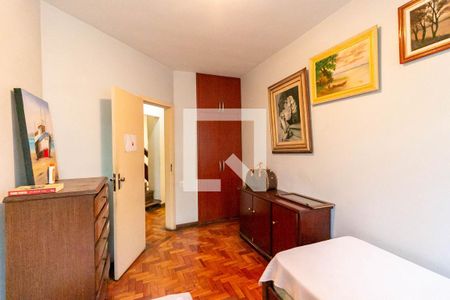 Casa à venda com 340m², 7 quartos e 3 vagas Casa à venda com 340m², 7 quartos e 3 vagasQuarto 3