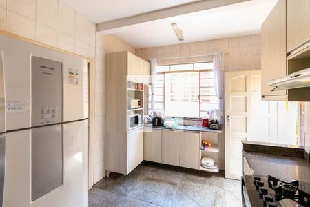 Casa à venda com 340m², 7 quartos e 3 vagas Casa à venda com 340m², 7 quartos e 3 vagasCozinha