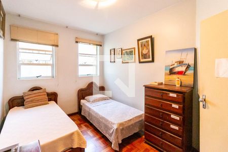 Casa à venda com 340m², 7 quartos e 3 vagas Casa à venda com 340m², 7 quartos e 3 vagasQuarto 3