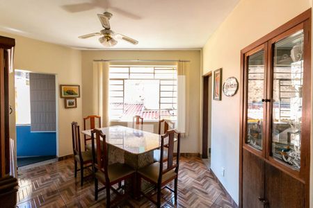 Casa à venda com 340m², 7 quartos e 3 vagas Casa à venda com 340m², 7 quartos e 3 vagasSala de Jantar