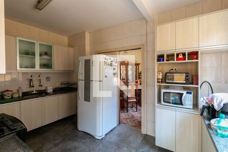 Casa à venda com 340m², 7 quartos e 3 vagas Casa à venda com 340m², 7 quartos e 3 vagasCozinha