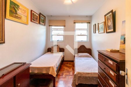 Casa à venda com 340m², 7 quartos e 3 vagas Casa à venda com 340m², 7 quartos e 3 vagasQuarto 3