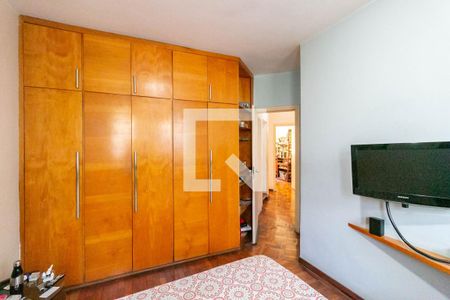 Casa à venda com 340m², 7 quartos e 3 vagas Casa à venda com 340m², 7 quartos e 3 vagasQuarto 4