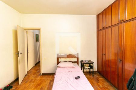 Casa à venda com 340m², 7 quartos e 3 vagas Casa à venda com 340m², 7 quartos e 3 vagasQuarto 2