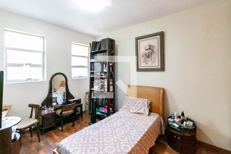 Casa à venda com 340m², 7 quartos e 3 vagas Casa à venda com 340m², 7 quartos e 3 vagasQuarto 4