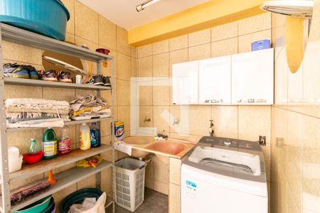 Casa à venda com 340m², 7 quartos e 3 vagas Casa à venda com 340m², 7 quartos e 3 vagasÁrea de Serviço