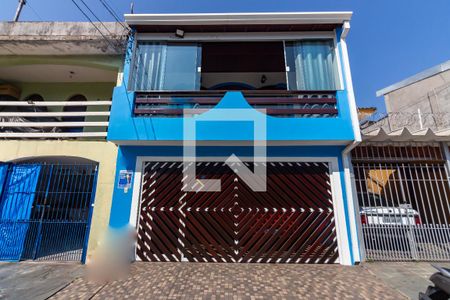 Casa para alugar com 110m², 2 quartos e 2 vagas Casa para alugar com 110m², 2 quartos e 2 vagasFachada