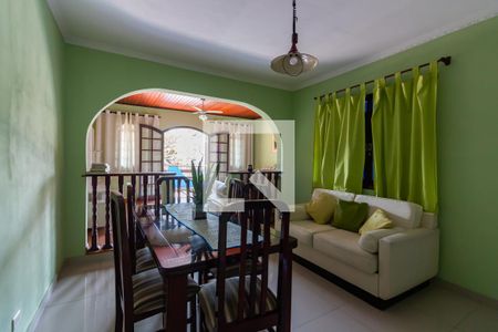 Casa para alugar com 110m², 2 quartos e 2 vagas Casa para alugar com 110m², 2 quartos e 2 vagasCopa