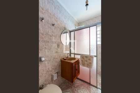 Casa para alugar com 110m², 2 quartos e 2 vagas Casa para alugar com 110m², 2 quartos e 2 vagasBanheiro