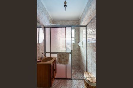 Casa para alugar com 110m², 2 quartos e 2 vagas Casa para alugar com 110m², 2 quartos e 2 vagasBanheiro