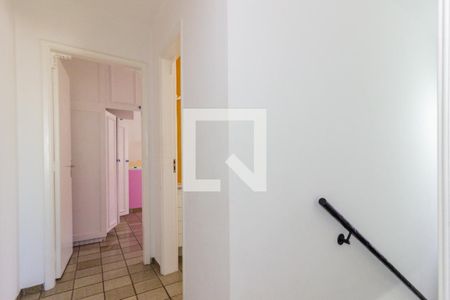 Corredor Superior de casa para alugar com 2 quartos, 82m² em Vila Albertina, São Paulo