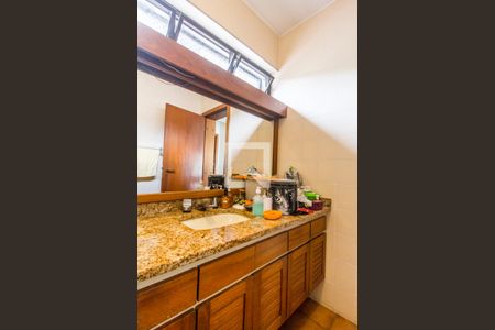 Casa de condomínio à venda com 811m², 4 quartos e 2 vagasBanheiro