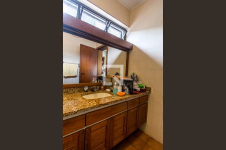 Casa de condomínio à venda com 811m², 4 quartos e 2 vagasBanheiro