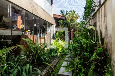 Casa de condomínio à venda com 811m², 4 quartos e 2 vagasCorredor