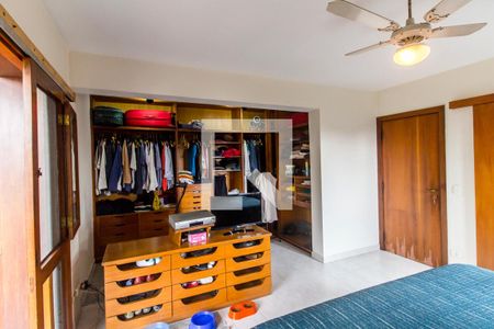 Casa de condomínio à venda com 811m², 4 quartos e 2 vagasSuíte master