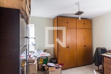 Casa de condomínio à venda com 811m², 4 quartos e 2 vagasEscritório