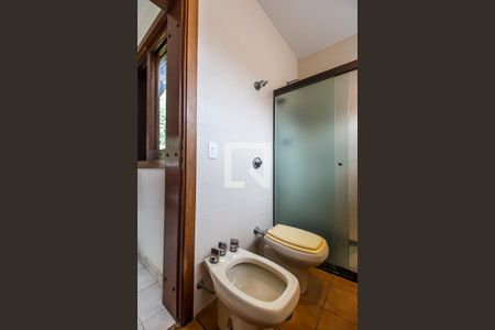 Casa de condomínio à venda com 811m², 4 quartos e 2 vagasBanheiro da Suíte