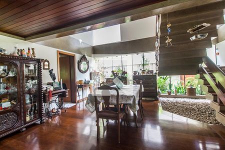 Casa de condomínio à venda com 811m², 4 quartos e 2 vagasSala de Jantar