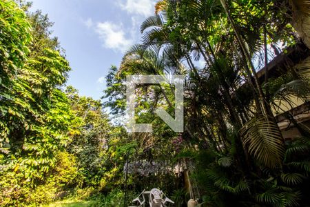 Casa de condomínio à venda com 811m², 4 quartos e 2 vagasQuintal