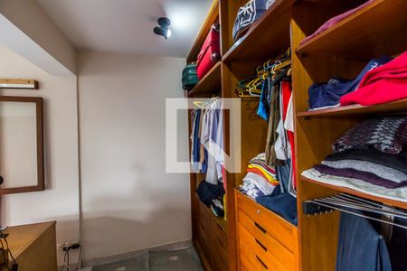 Casa de condomínio à venda com 811m², 4 quartos e 2 vagasCloset da suíte
