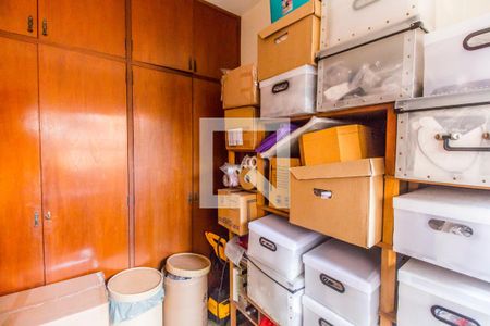 Casa de condomínio à venda com 811m², 4 quartos e 2 vagasQuarto de Serviço