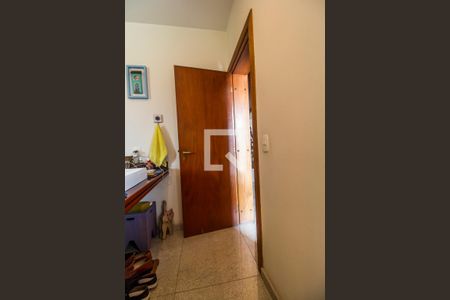 Casa de condomínio à venda com 811m², 4 quartos e 2 vagasLavabo