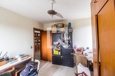 Casa de condomínio à venda com 811m², 4 quartos e 2 vagasEscritório