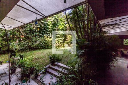 Casa de condomínio à venda com 811m², 4 quartos e 2 vagasVista