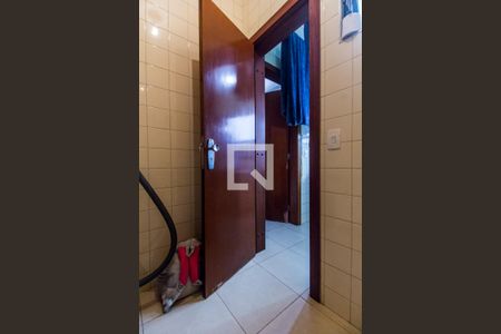 Casa de condomínio à venda com 811m², 4 quartos e 2 vagasBanheiro de serviço