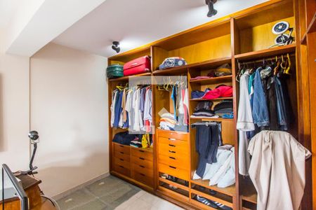 Casa de condomínio à venda com 811m², 4 quartos e 2 vagasSuíte master