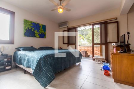 Casa de condomínio à venda com 811m², 4 quartos e 2 vagasSuíte master