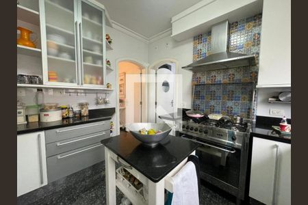 Apartamento à venda com 334m², 4 quartos e 4 vagas