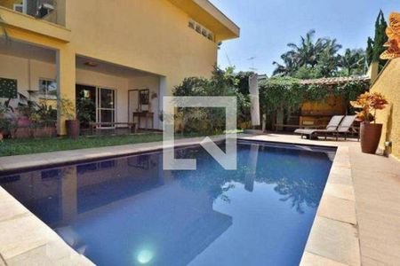 Casa à venda com 450m², 4 quartos e 4 vagas